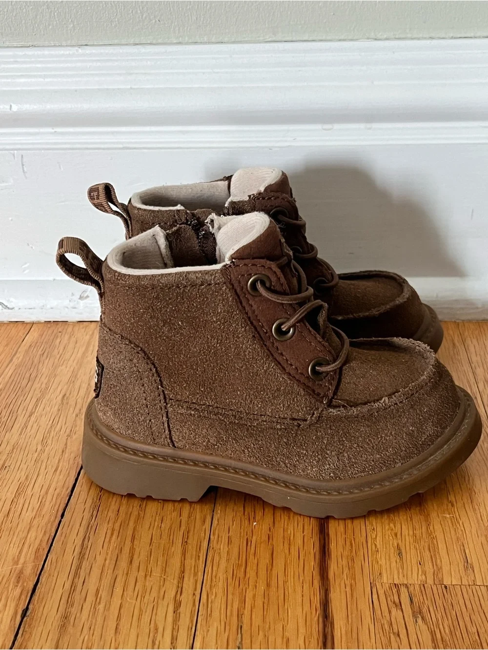 UGG Kids Chestnut Suede Zip Ankle Boots Size 6T